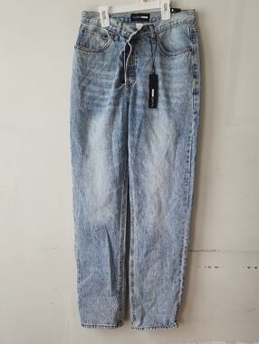 Fashion Nova Women's Light Blue Straight Jeans